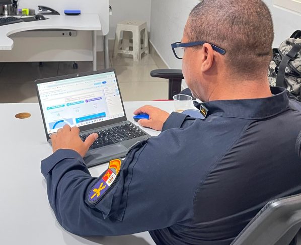 Uso de inteligência artificial no trabalho cresce e amplia demanda por profissionais qualificados para a indústria