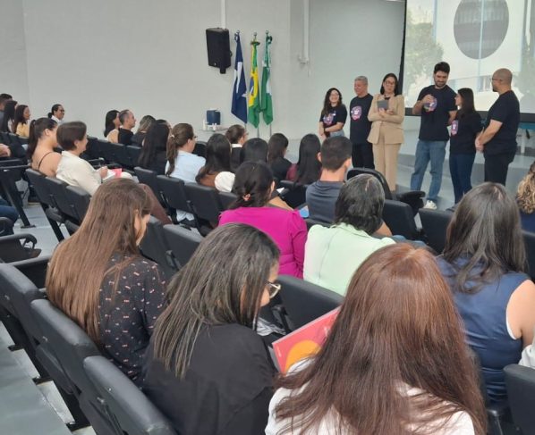 Discussão sobre tecnologia na educação reúne municípios em Lucas do Rio Verde