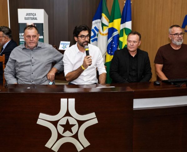politica de primeira