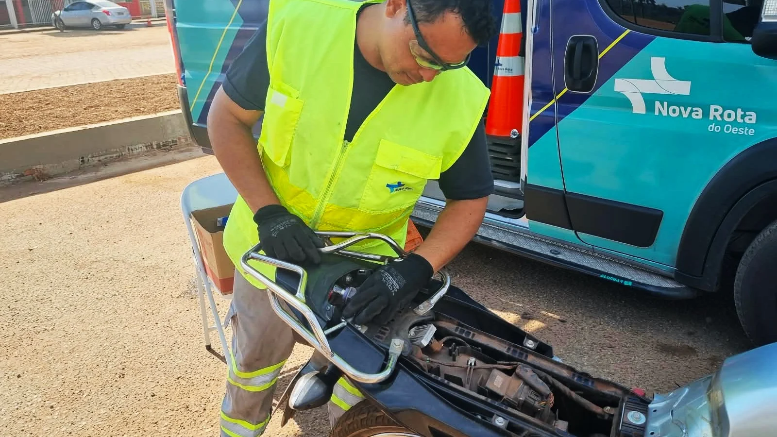 Nova Rota e PRF orientam mais de 400 motociclistas em ação de segurança na BR-163/364