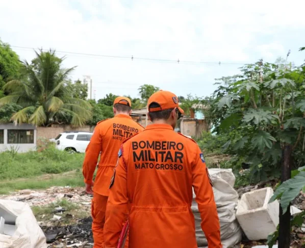 Bombeiros identificam risco de incêndio em sucatões de Cuiabá