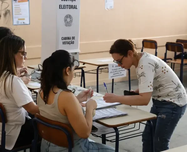 Eleitor que faltou no primeiro turno pode votar no segundo