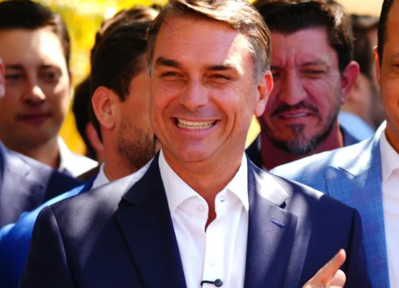 O senador Flávio Bolsonaro durante campanha eleitoral