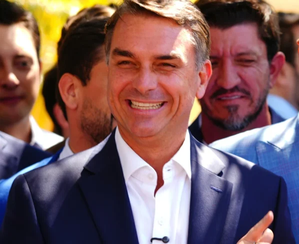 O senador Flávio Bolsonaro durante campanha eleitoral