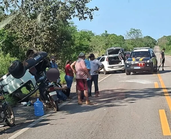 Capotamento na BR-070 deixa homem em estado grave em Cáceres