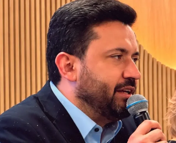 politica de primeira