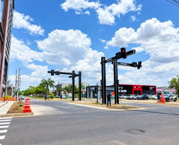 Avenida dos Tarumãs