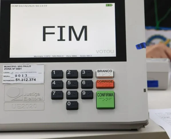 TSE registra 421 urnas substituídas nas primeiras horas